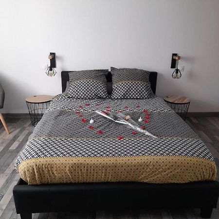 Nuit Romantique Saint-Christophe-en-Brionnais Exterior foto